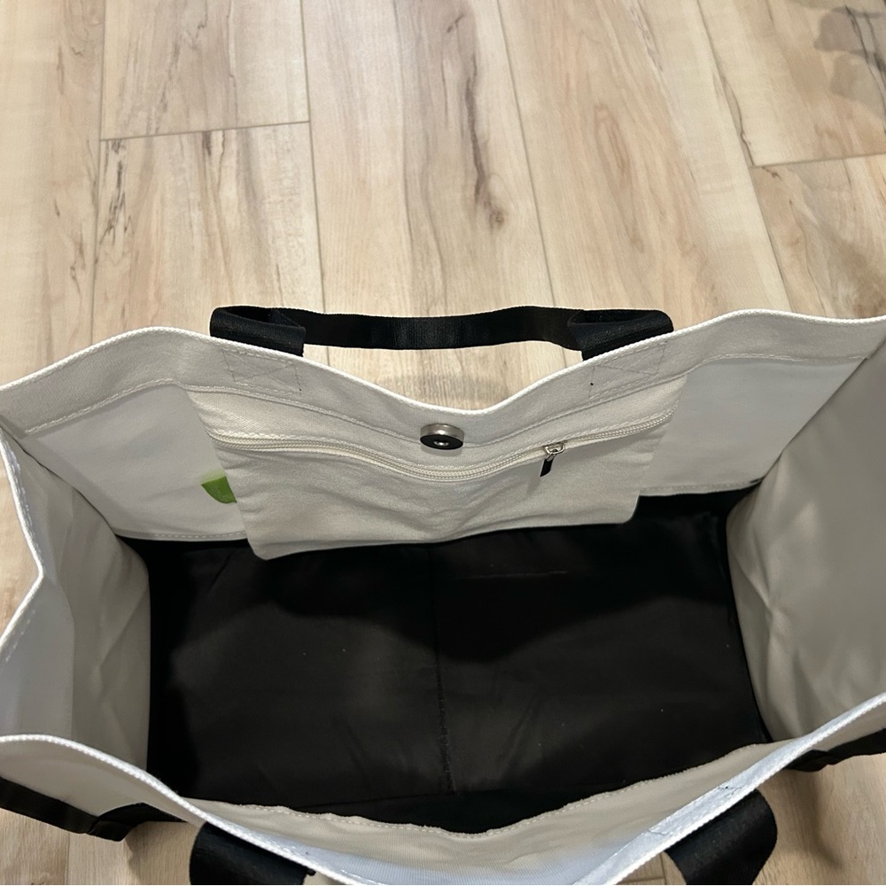 No 40 Tote Bag - Picture 2 of 6